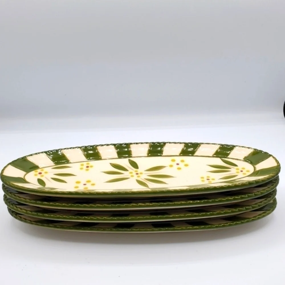 Temptations Old World Corn on the Cob Oval Plates with Skewers‎